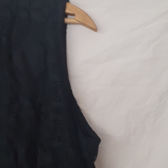 Black v-neck lace sleeveless top size 3XL (#13) - Picture 6 of 9